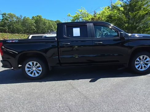 Used 2021 Chevrolet Silverado 1500 Custom AWD/4WD image 4