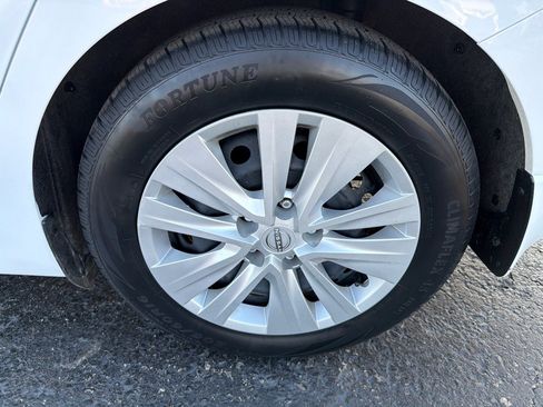 Used 2025 Nissan Sentra S FWD image 36