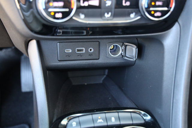 Used 2023 Buick Encore GX Essence w/ Experience Buick Package FWD image 21