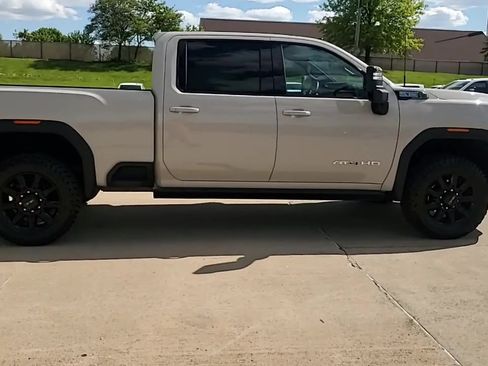 Used 2026 GMC Sierra 2500 AT4 w/ AT4 Premium Plus Package AWD/4WD image 9