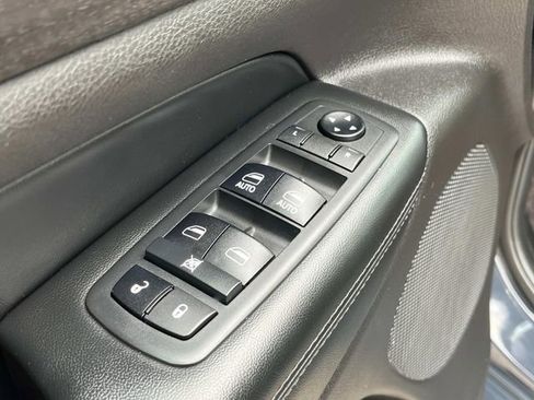 Certified 2018 Jeep Grand Cherokee Altitude RWD image 30