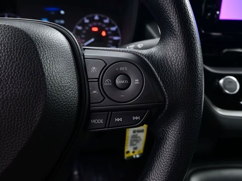 Used 2025 Toyota Corolla LE image 18