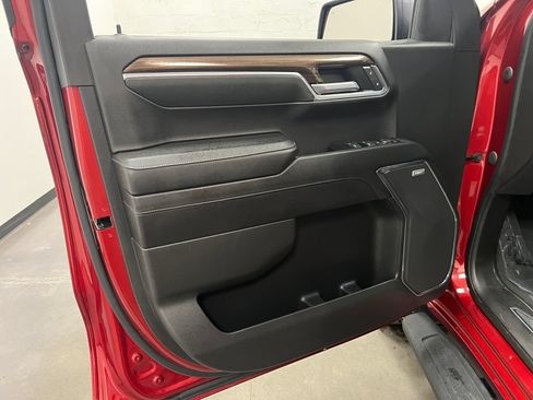 Used 2023 Chevrolet Silverado 1500 LT Trail Boss w/ LT Trail Boss Premium Package AWD/4WD image 12