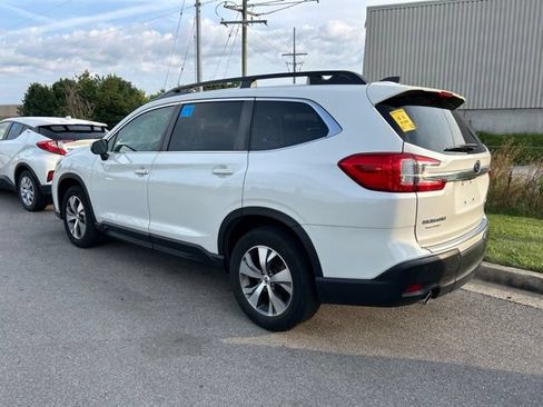Used 2023 Subaru Ascent Premium w/ Convenience Package AWD/4WD image 4