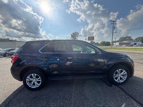 Used 2017 Chevrolet Equinox LS AWD/4WD image 2