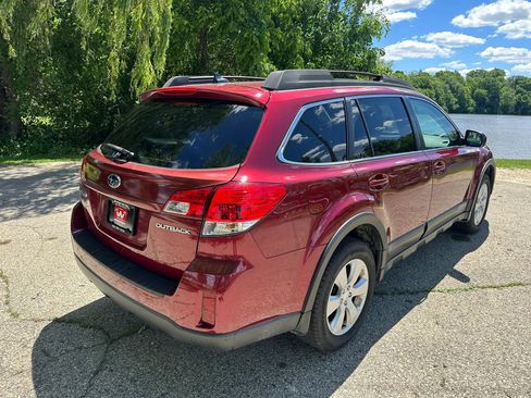 Used 2011 Subaru Outback 2.5i Limited w/ PWR Moonroof Pkg AWD/4WD image 6