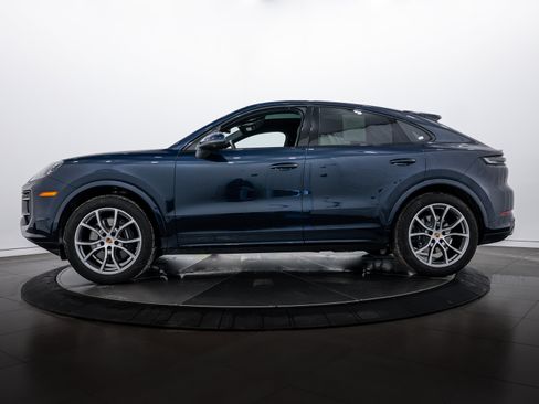 Certified 2025 Porsche Cayenne image 2