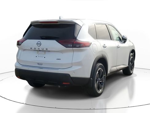New 2026 Nissan Rogue SV image 4