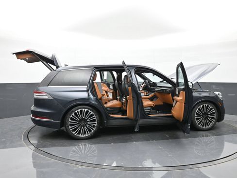 Used 2020 Lincoln Aviator Black Label w/ Dynamic Handling Package AWD/4WD image 48
