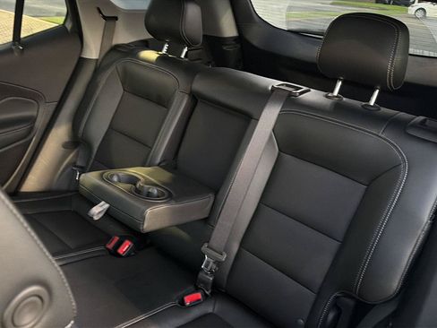 Used 2023 GMC Terrain SLT FWD image 31