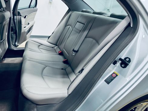 Used 2008 Mercedes-Benz E 350 Sedan image 33