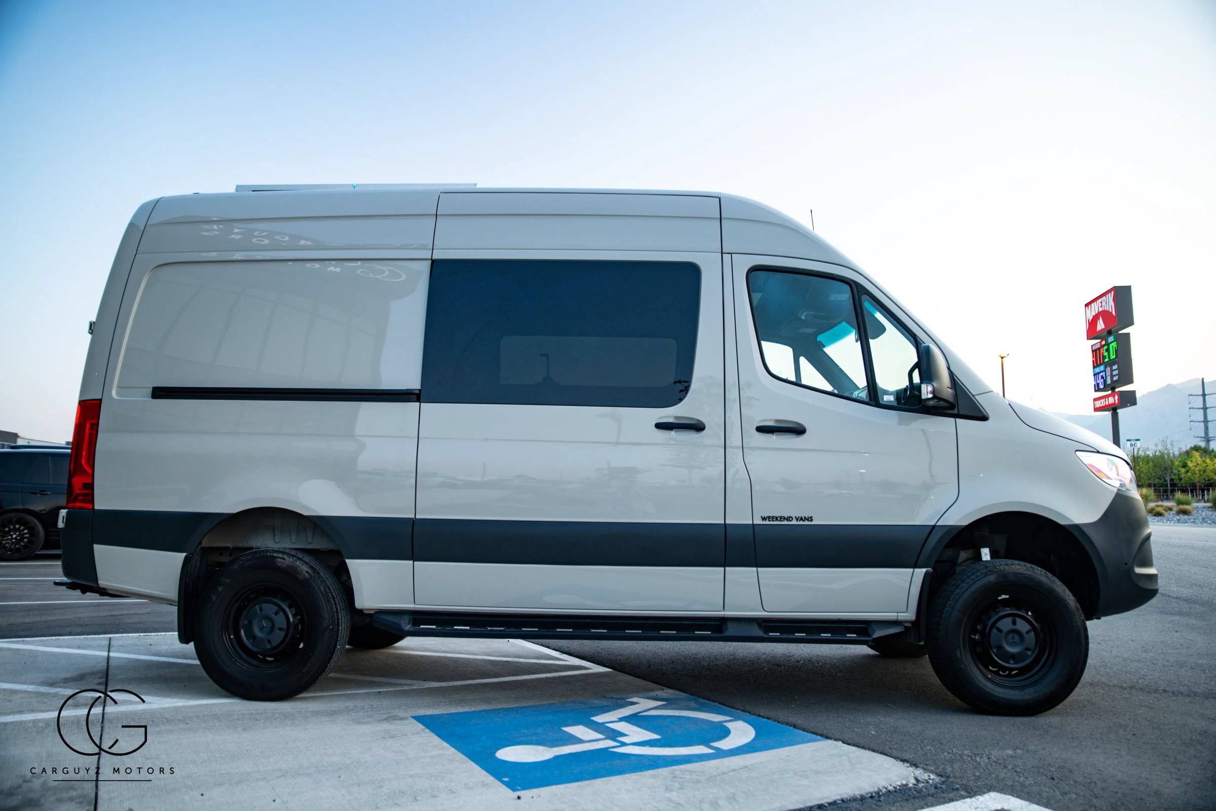Used 2024 Mercedes-Benz Sprinter 2500 image 14