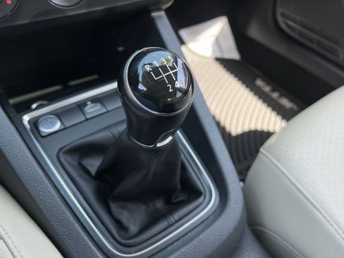 Used 2018 Volkswagen Jetta SE FWD image 23