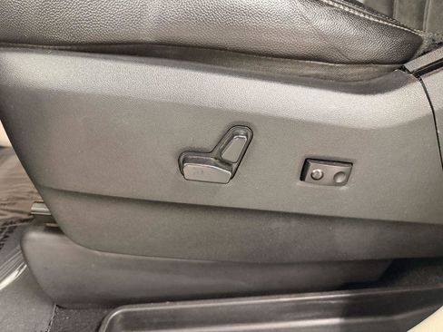 Used 2017 Dodge Grand Caravan SXT image 12