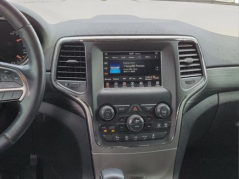 Used 2021 Jeep Grand Cherokee Laredo image 10