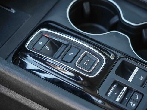 Used 2025 Honda Pilot EX-L image 23