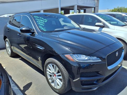 Used 2017 Jaguar F-PACE Prestige AWD/4WD image 2