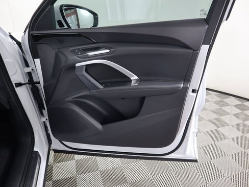 Used 2025 Audi Q5 Premium w/ Convenience Package image 27