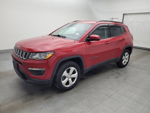 Used 2018 Jeep Compass Latitude image 2