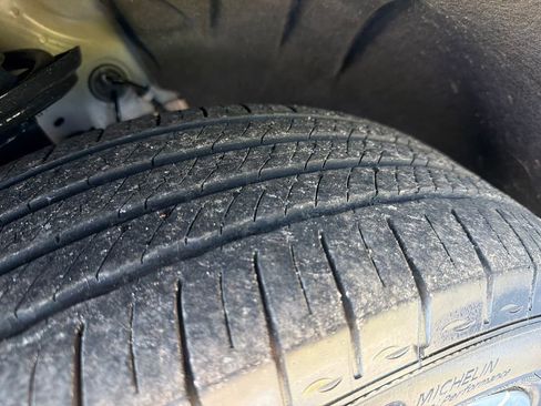 Used 2023 GMC Acadia Denali w/ Denali Ultimate Package AWD/4WD image 31