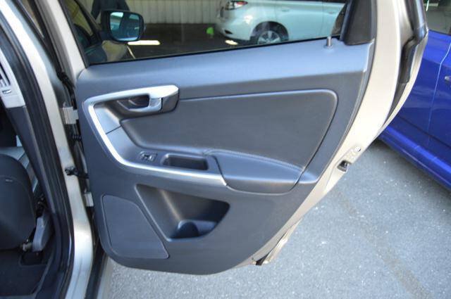 Used 2015 Volvo XC60 T5 Premier w/ Proximity Package FWD image 60