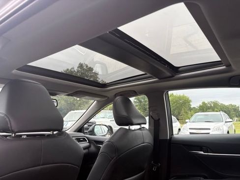 Used 2018 Toyota Camry XSE FWD image 11