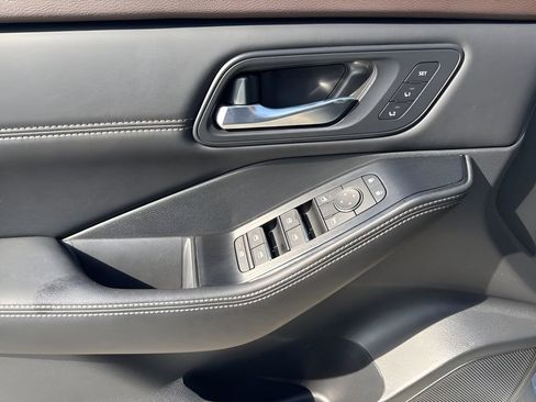 Used 2023 Nissan Rogue SL w/ SL Premium Package image 26