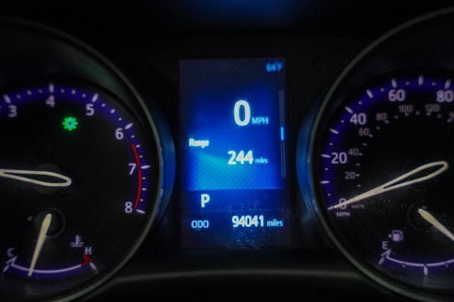 Used 2018 Toyota C-HR XLE FWD image 5