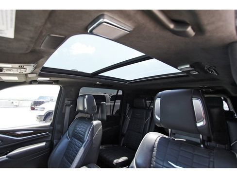 Used 2021 Cadillac Escalade ESV Sport Platinum w/ Heavy-Duty Trailer Package AWD/4WD image 30