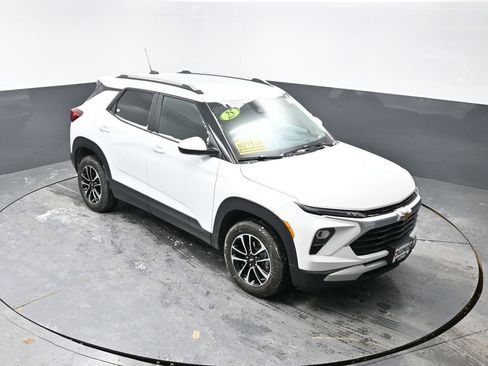 Used 2025 Chevrolet TrailBlazer LT w/ Driver Confidence Package image 37