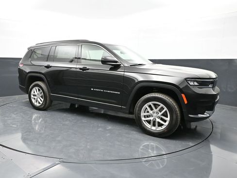 New 2026 Jeep Grand Cherokee L Laredo w/ MOPAR Finishing Package AWD/4WD image 1
