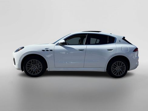 Used 2023 Maserati Grecale GT image 2