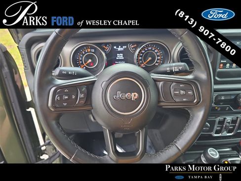 Used 2022 Jeep Gladiator Willys image 28