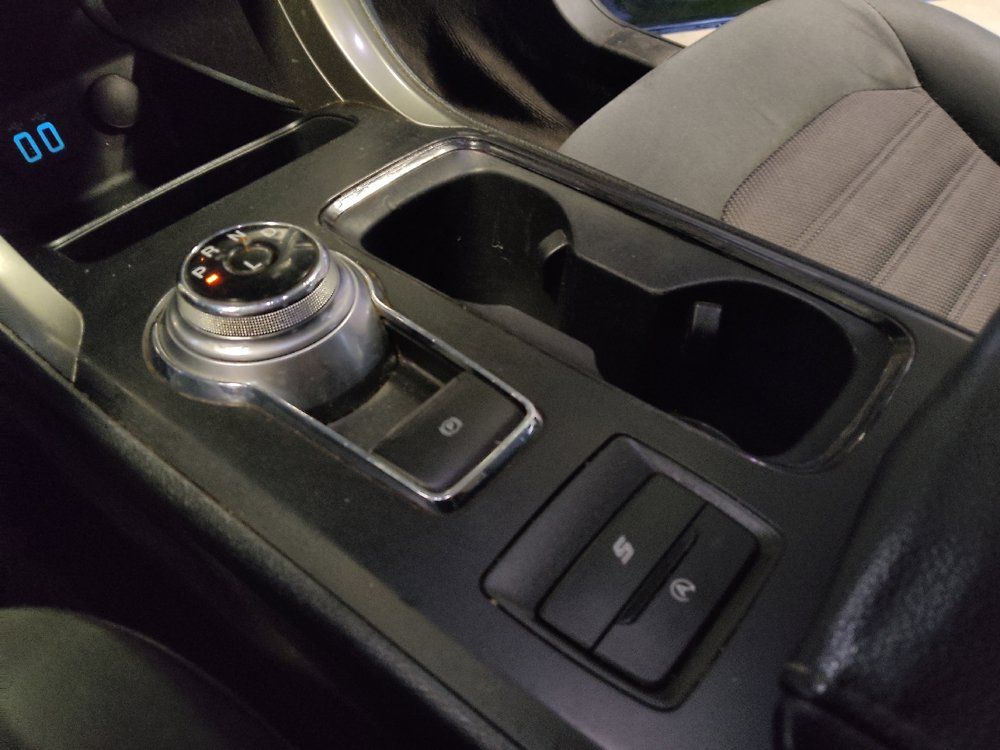 Used 2020 Ford Fusion SE FWD image 26