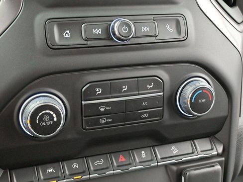 Used 2025 Chevrolet Silverado 1500 Custom Trail Boss w/ Turbomax Blackout Package AWD/4WD image 21