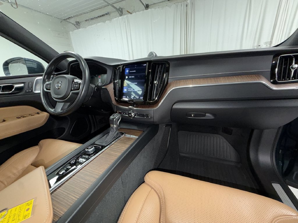 Used 2018 Volvo XC60 T6 Inscription w/ Luxury Seat Package AWD/4WD image 19