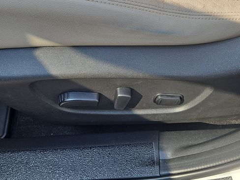 Used 2019 Nissan Rogue Sport SL FWD image 13