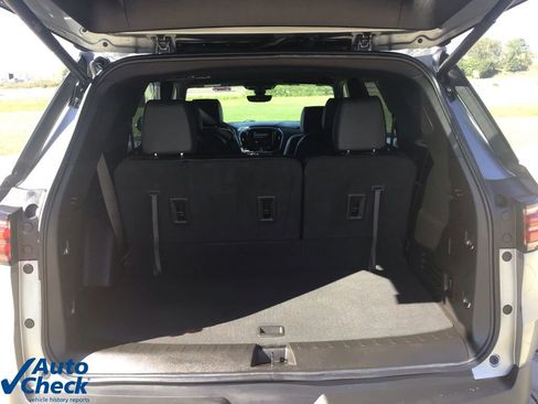 Used 2023 Chevrolet Traverse RS image 6