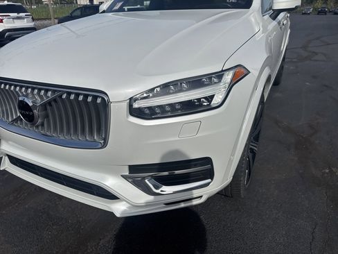 Used 2022 Volvo XC90 T8 Inscription image 10