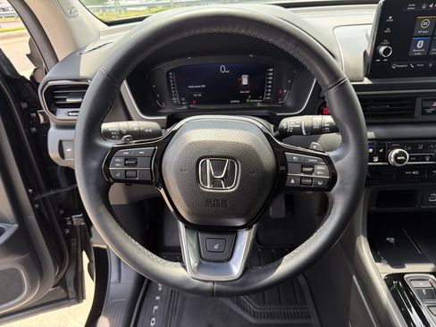 Used 2025 Honda Pilot Elite image 18