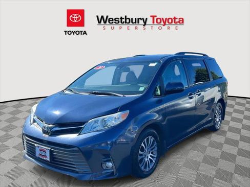 Certified 2020 Toyota Sienna XLE image 5