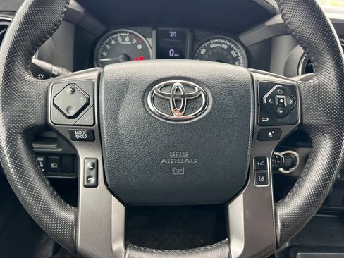 Used 2018 Toyota Tacoma TRD Off-Road image 26