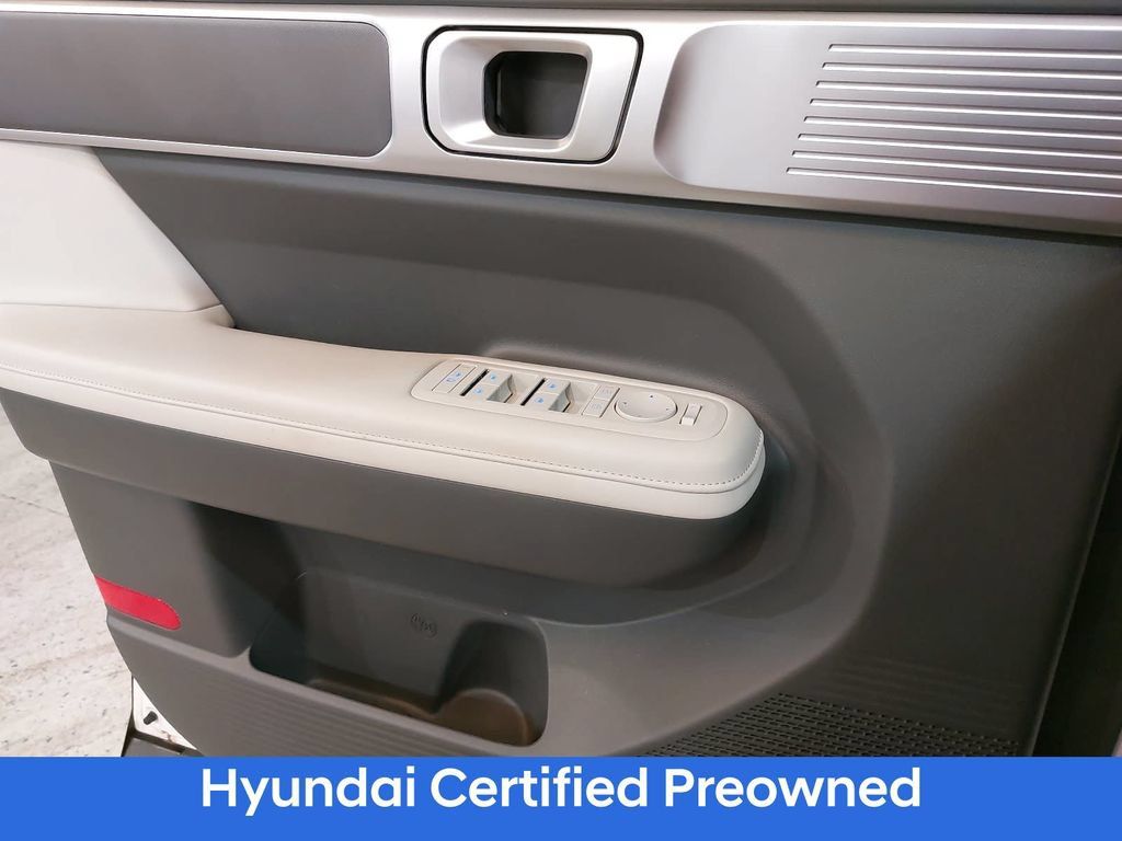 Used 2025 Hyundai Santa Fe SEL FWD image 24