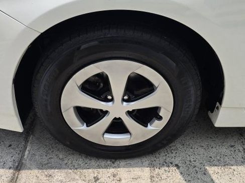 Used 2012 Toyota Prius Three FWD image 9
