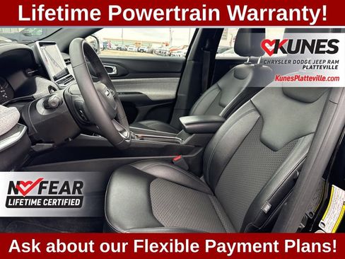 Used 2025 Jeep Compass Latitude image 13