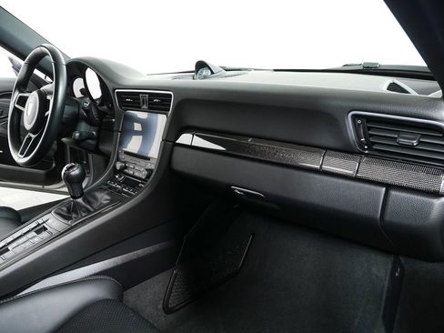 Certified 2019 Porsche 911 Speedster image 21