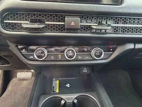 Used 2024 Honda HR-V EX-L image 10