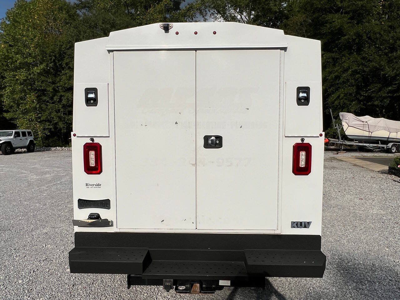 Used 2023 Chevrolet Express 3500 w/ Power Convenience Package RWD image 4