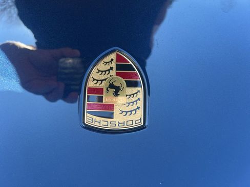 Used 2022 Porsche Macan image 31