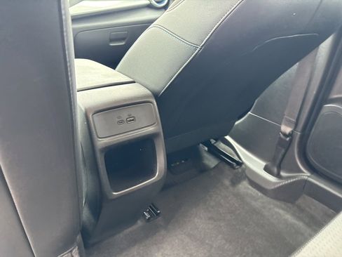 Used 2025 Chevrolet Trax LT w/ LT Convenience Package image 10